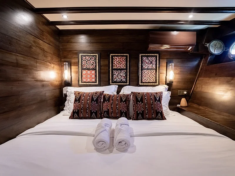 Main Deck Deluxe - Image 1